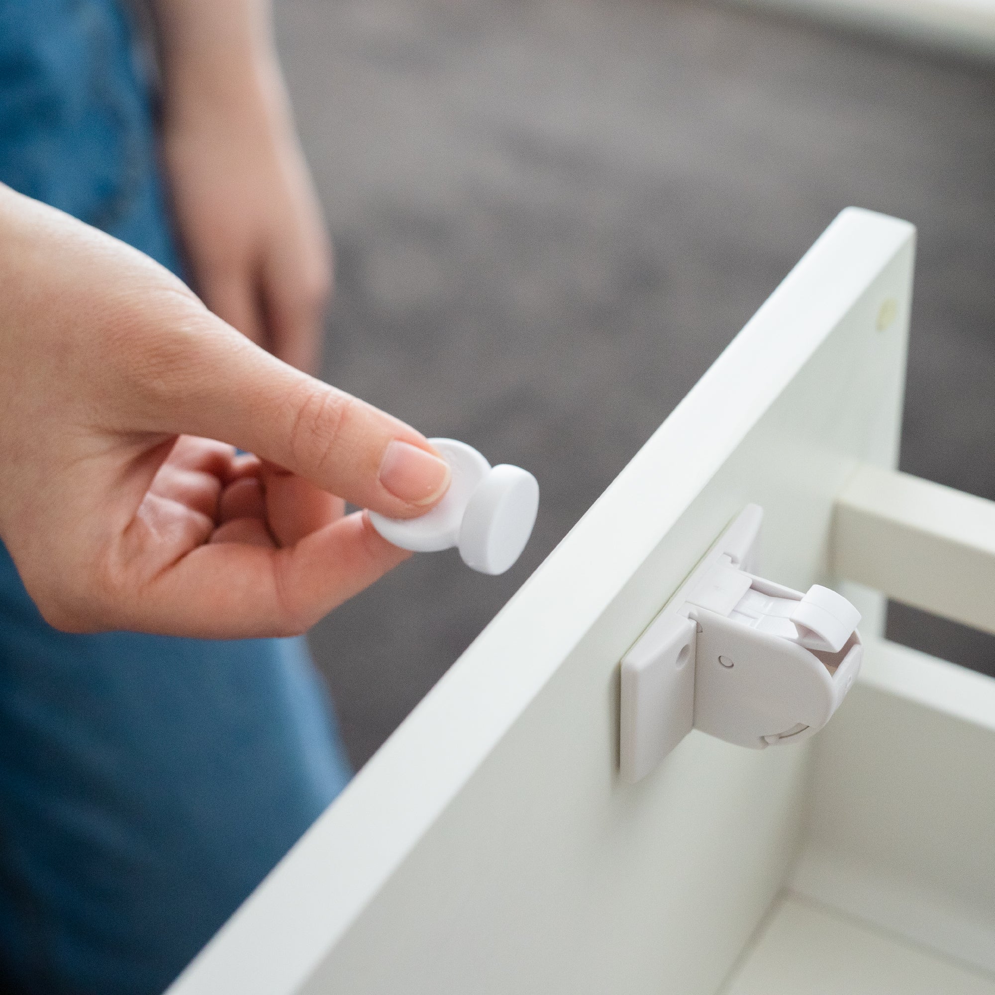 Magnetic Cabinet & Drawer Locks - 8 Pack With 1 Key – Perma Child